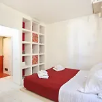 Red Loft Near Duomo-Hosted By Sweetstay